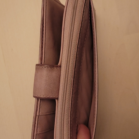 Buxton Light Pink Genunine Leather Wallet- See description. - Picture 11 of 17